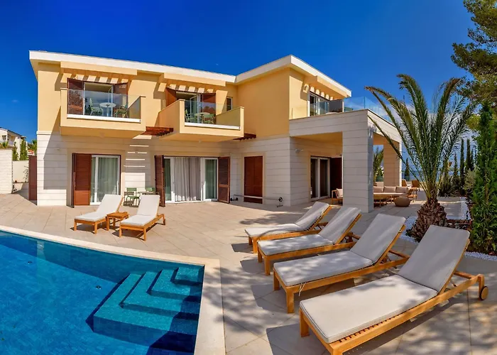 Villa Incredibly Indulgent Hvar West 5 Bedrooms West Eternal